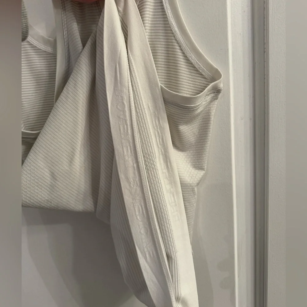 lululemon athletica excellent size